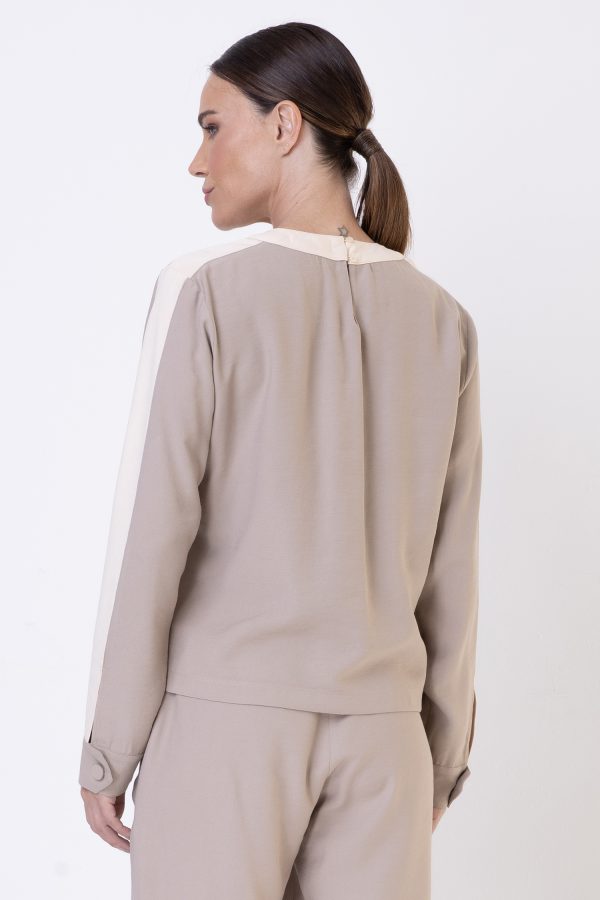 Blusa Alfaiataria Bicolor Punho Transpassado  I.-Imagem 2