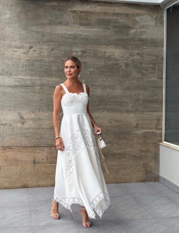 Vestido Gode Aplicacao Floral Busto Saia E Barra.