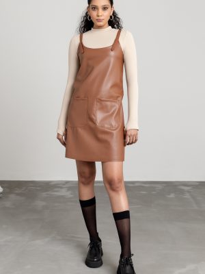 Vestido Curto De Couro Com Bolsos