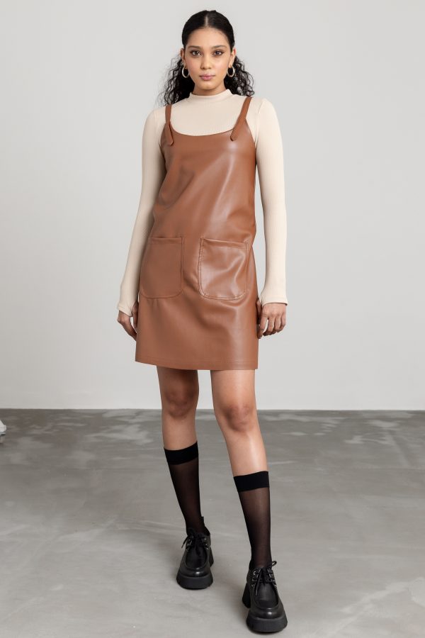Vestido Curto De Couro Com Bolsos