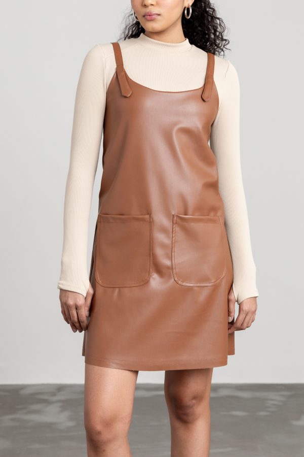 Vestido Curto De Couro Com Bolsos-Imagem 3