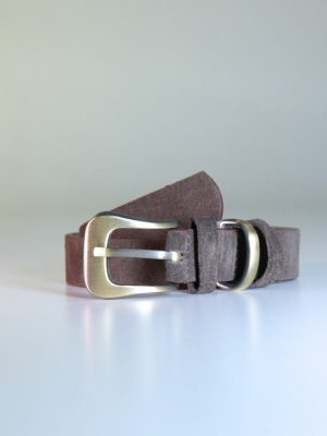 Cinto Feminino Em Couro Com Fivela Na Cor Ouro Velho Escovado
