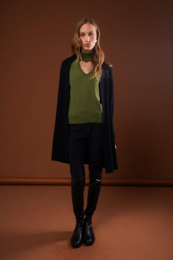 Blusa Gola Alta Decote V Marina