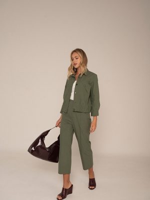 Calça Pantacourt Detalhe Nervura