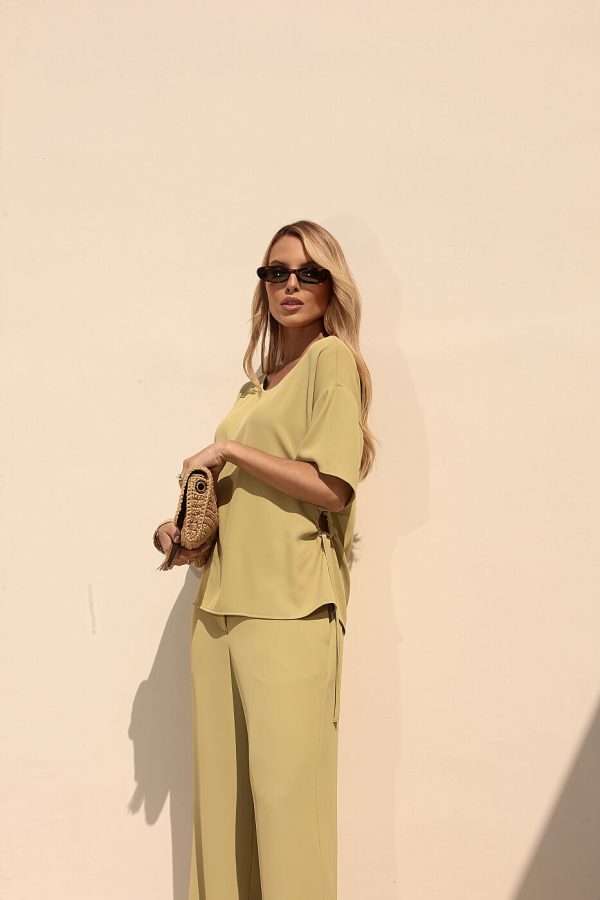 CONJ ALF CREPE CALCA PANT BLUSA DET LATERAL-Imagem 7
