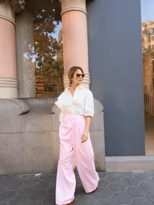 CALÇA COM DRAPEADO