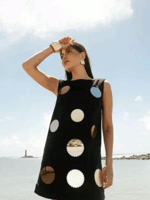 VESTIDO CURTO COM ESPELHO