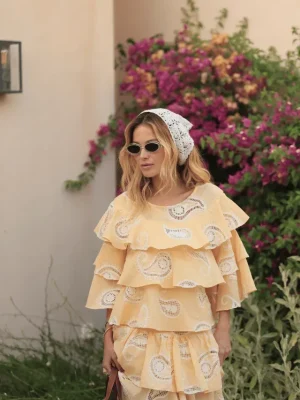 BLUSA DE LAISE EM CAMADAS