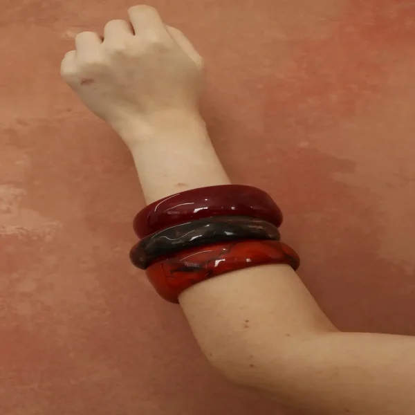 PULSEIRA LARGA VERMELHA RESINA LISA-Imagem 3