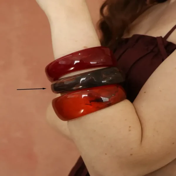 PULSEIRA LARGA PRETA TRANSLÚCIDA RESINA-Imagem 5