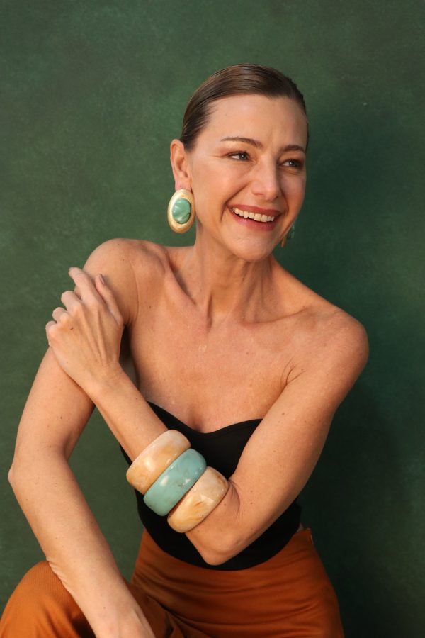 PULSEIRA LARGA BEGE RESINA LISA