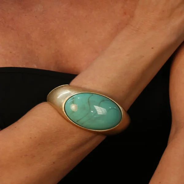 BRACELETE DOURADO COM PEDRA OVAL VERDE ÁGUA-Imagem 2