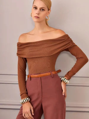 BLUSA OMBRO A OMBRO CANELADA