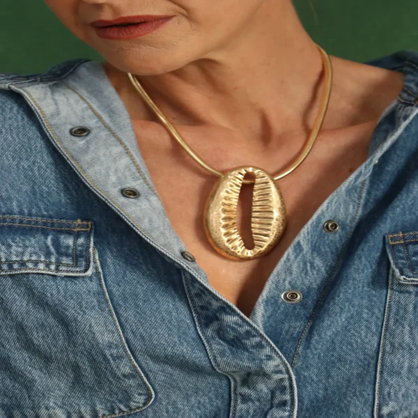 COLAR BÚZIO DOURADO-Imagem 2