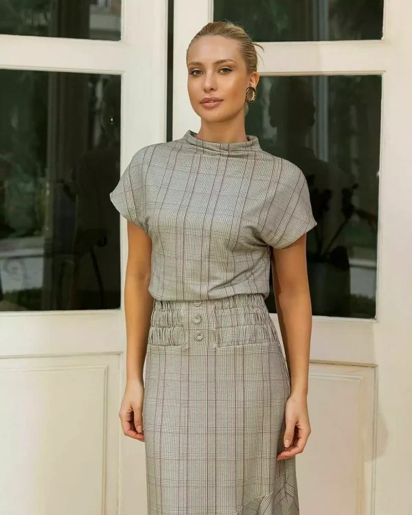 CONJUNTO BLUSA E SAIA MIDI ASSIMETRICA XADREZ-Imagem 4