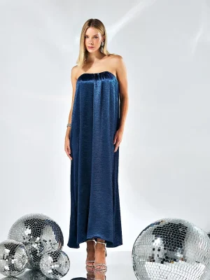 VESTIDO TOMARA QUE CAIA CETIM