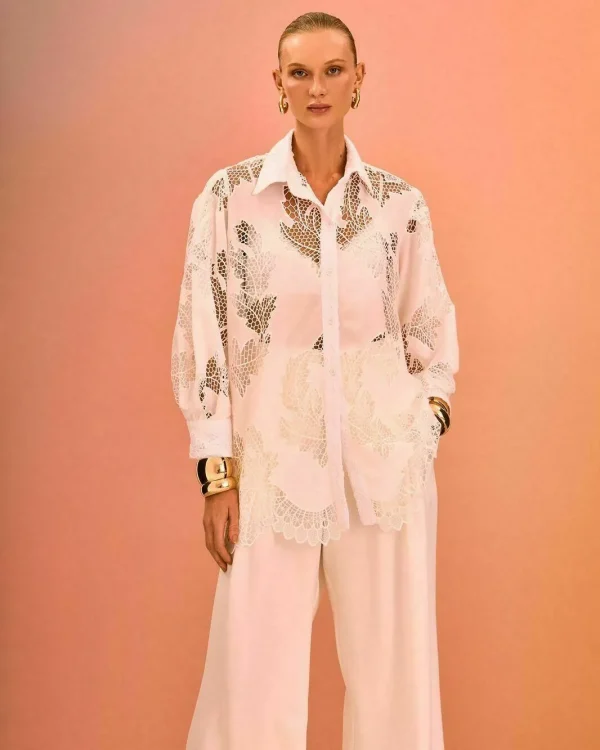 CAMISA OVERSIZED BORDADO FLORAL-Imagem 3