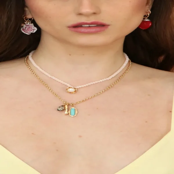 BRINCO CORAÇÃO VERMELHO, ROSA ESMALTADA E PÉROLA-Imagem 6