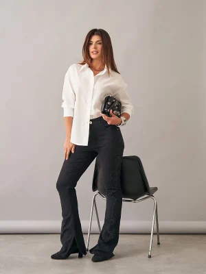 CALÇA BOOTCUT BORDADA