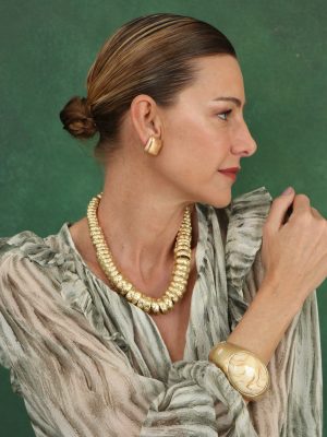 BRACELETE DOURADO MEDALHÃO RELEVO