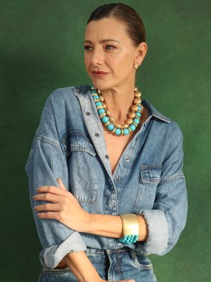 PULSEIRA DE MIÇANGAS TURQUESA COM PLACA DOURADA