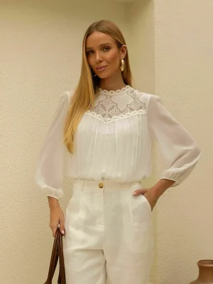 BLUSA CHIFFON PLISSADO E PALA DE RENDA
