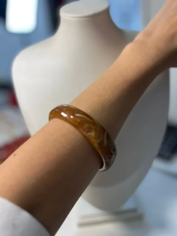 BRACELETE RESINA MARROM - Imagem 2