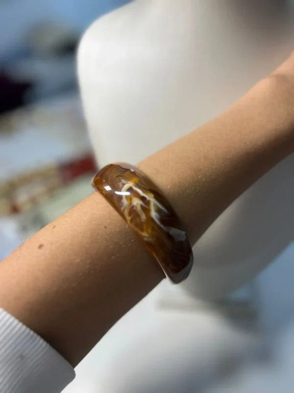 BRACELETE RESINA MARROM