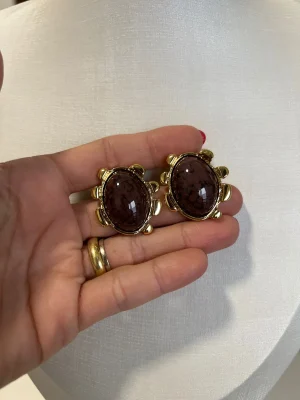 BRINCO DOURADO DET RESINA