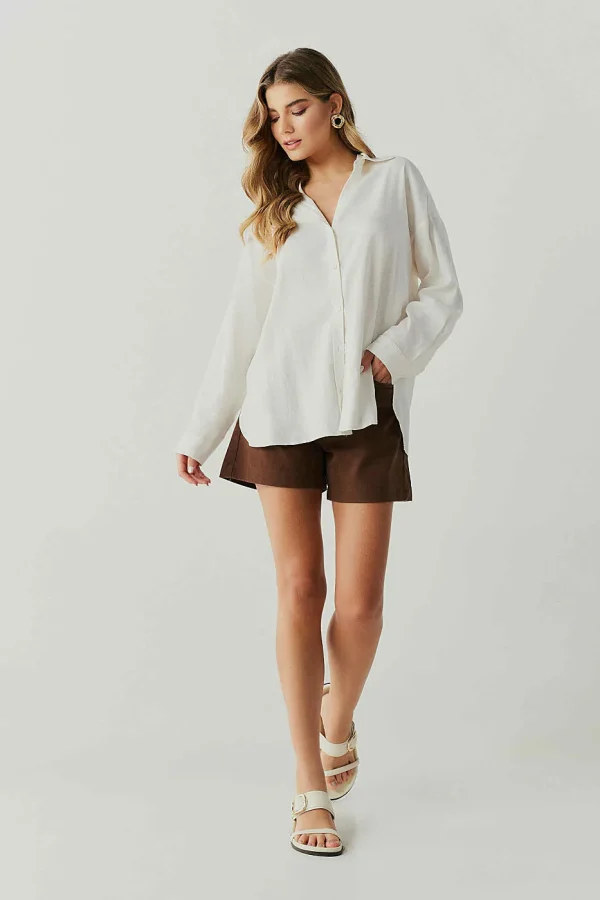 CAMISA OVERZISE LINHO ABERTURA LATERAL - Imagem 2
