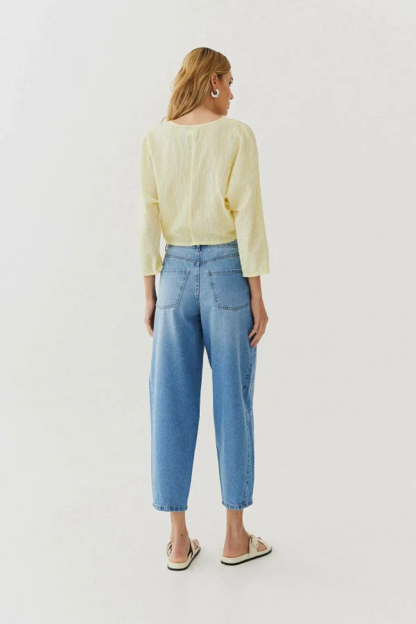 BLUSA TEXTURA LISTRA DECOTE V NO FRENTE - Imagem 7