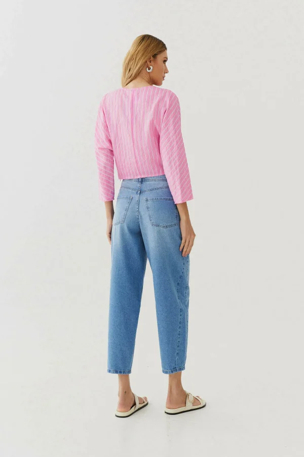 BLUSA TEXTURA LISTRA DECOTE V NO FRENTE - Imagem 4