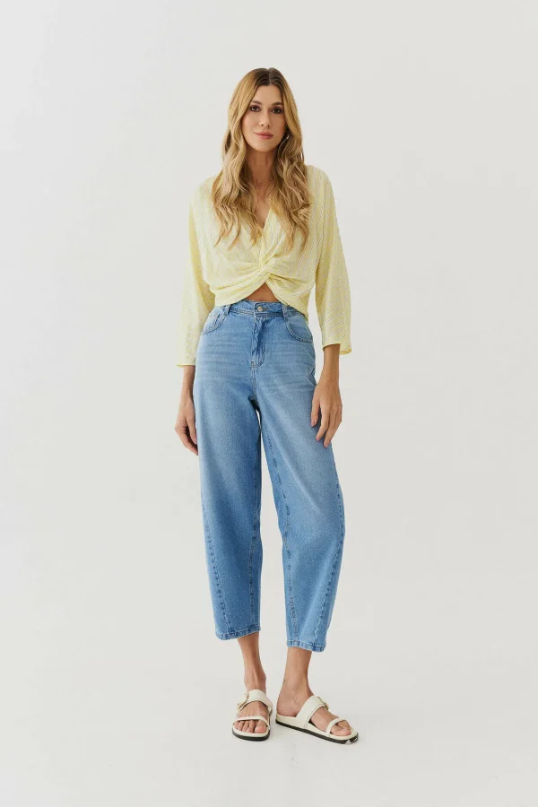 BLUSA TEXTURA LISTRA DECOTE V NO FRENTE - Imagem 5