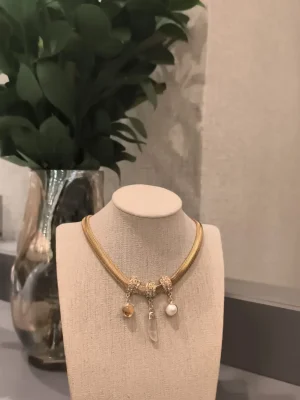 COLAR DOURADO PIN PEDRAS