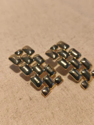 BRINCO DOURADO MET PEDULO