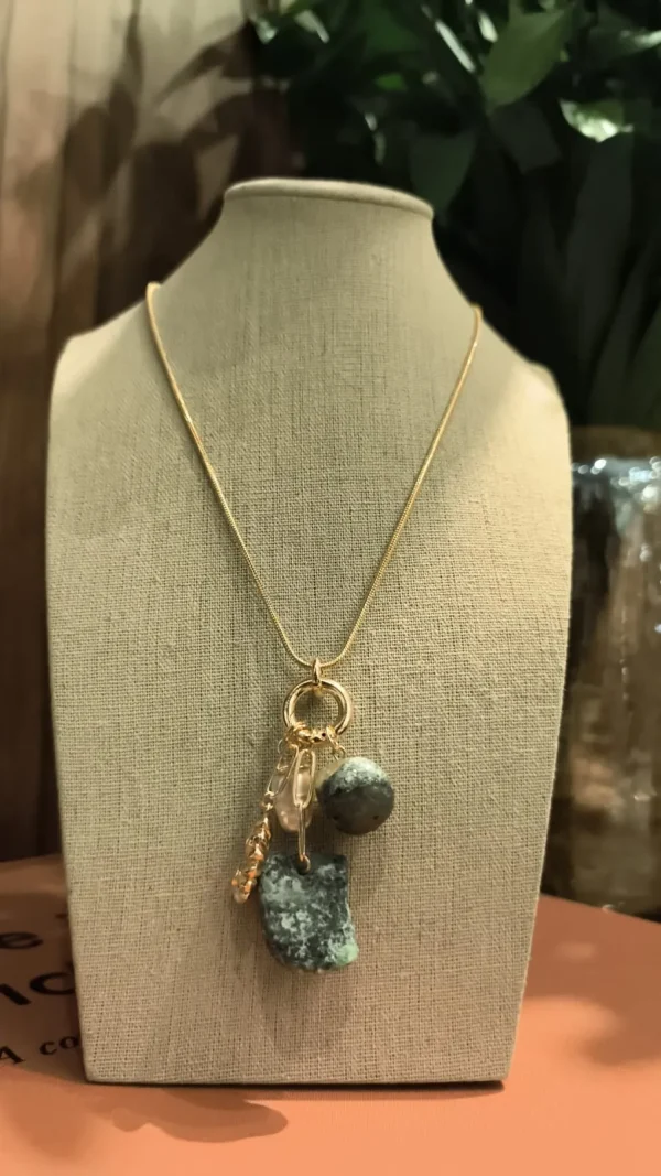 COLAR DOURADO PENC PEDRA