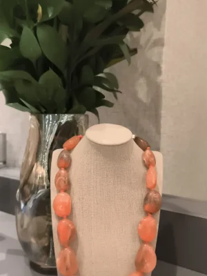 COLAR RESINA LARANJA