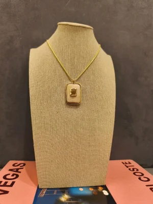 COLAR DOURADO PG QUADRADO