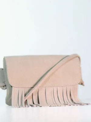 BOLSA DE CAMURÇA COM FRANJA MODELO TRANVERSAL