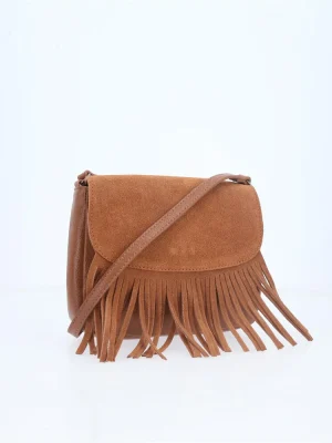 BOLSA FEMININA TRANSVERSAL EM COURO COM FRANJAS E ALÇA AJUSTÁVEL