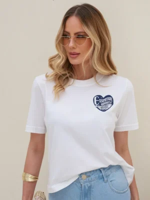 t-shirt antonella branca com estampa em formato de coração azul
