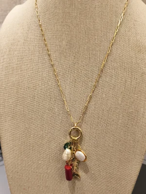 COLAR DOURADO PENCA PEIXES