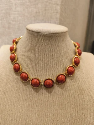 COLAR DOURADO VERMELHO