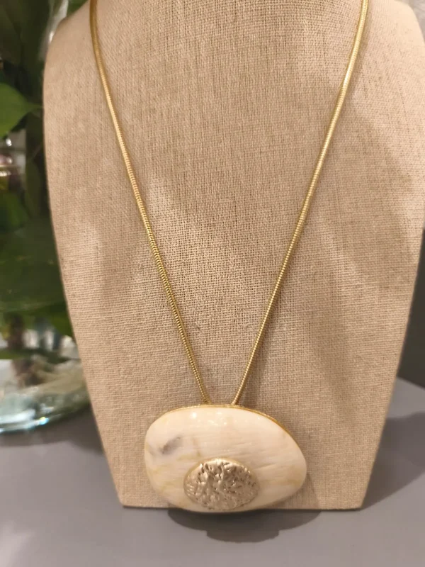 COLAR DOURADO RESINA OFF MET