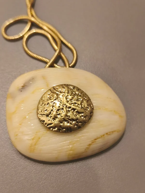 COLAR DOURADO RESINA OFF MET - Imagem 5