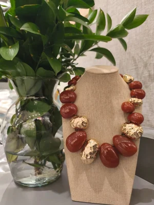 COLAR DOURADO ABS TEXT RESINA