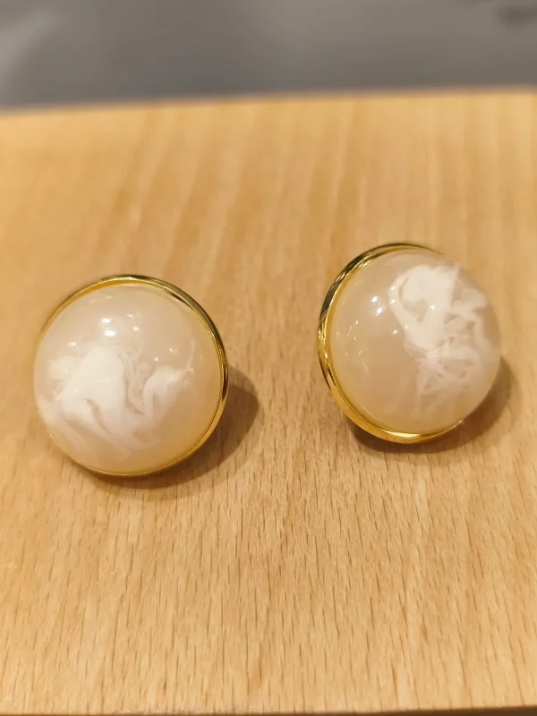 BRINCO DOURADO MEIA BOLA