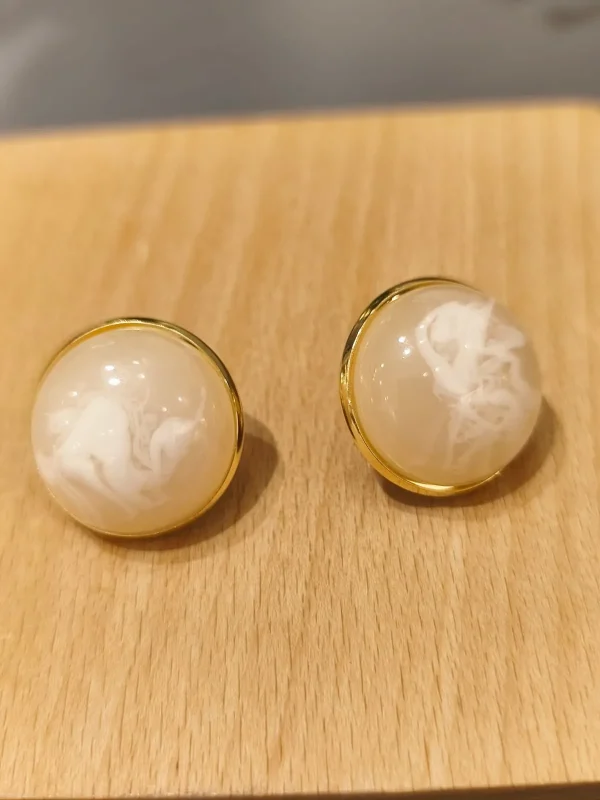 BRINCO DOURADO MEIA BOLA - Imagem 3