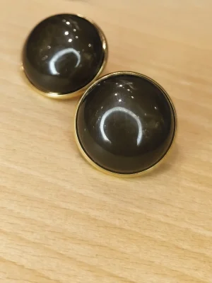 BRINCO DOURADO MEIA BOLA