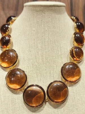 COLAR DOURADO RESINA RED